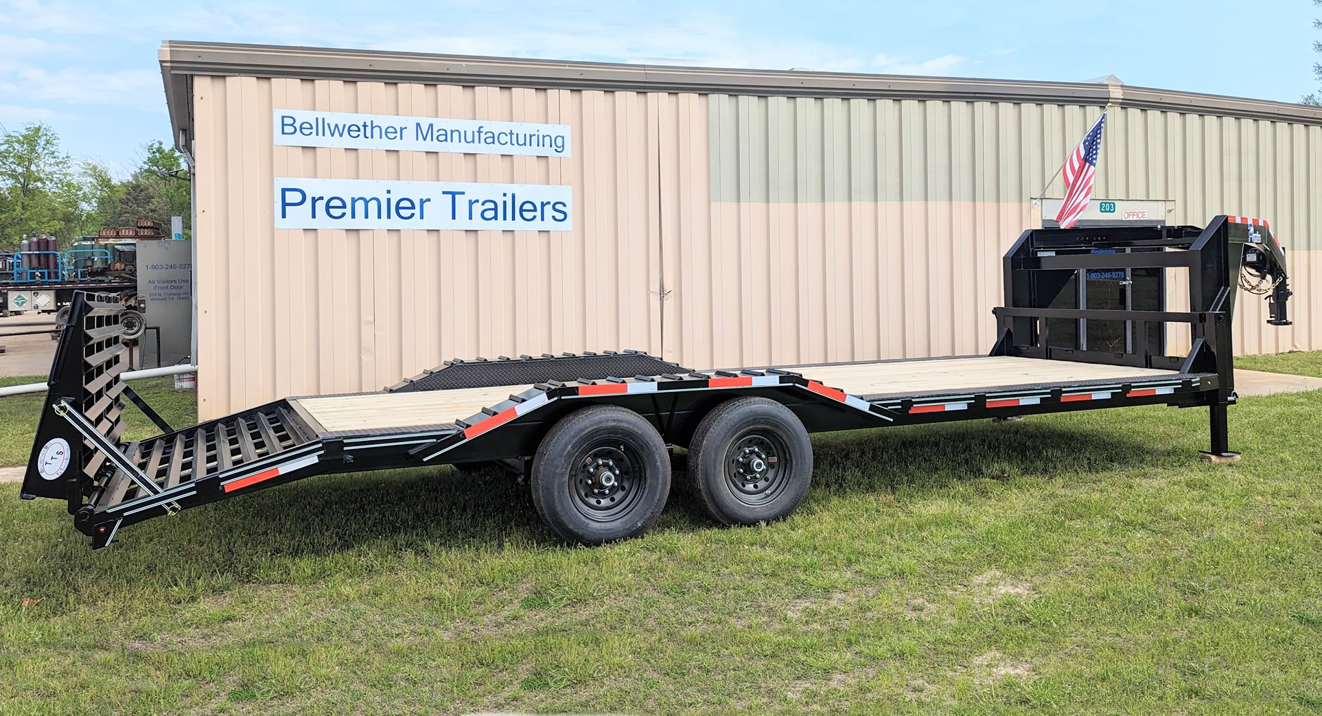 Heavy Duty Equipment Trailer Fold Up Ramp Gooseneck